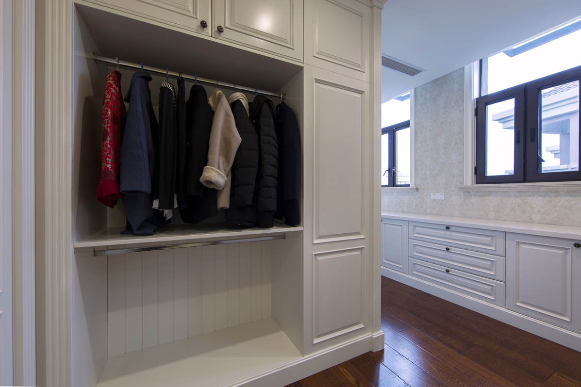 classic-wardrobe-018